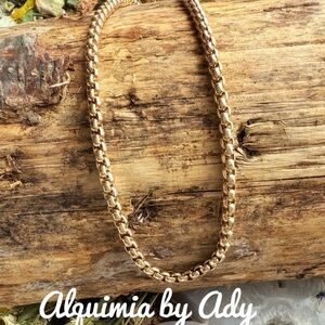 Gold chunky luxury chain necklace